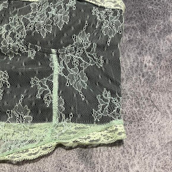 Lace crop top cami - Picture 3 of 6